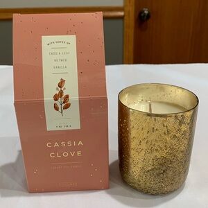 Illume Luxery Soy Candle. Cassia Leaf Nutmeg Vanilla, 9 Oz.